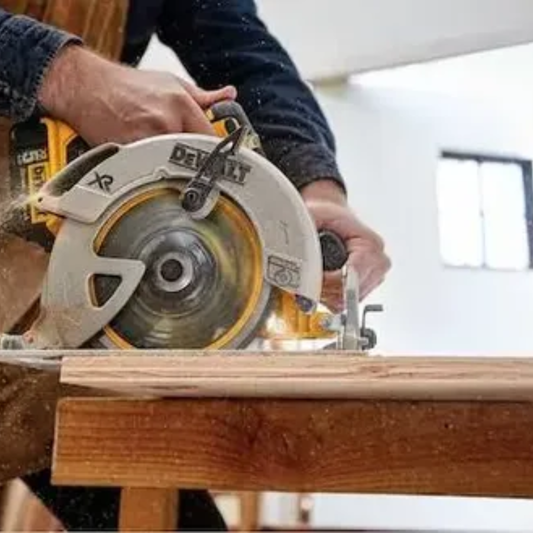 Sierra Circular Inalámbrica 20V MÁX 7-1/4'' DEWALT DCS570B