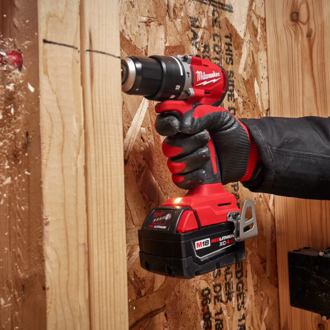 KIT DE TALADRO PERCUTOR/DESTORNILLADOR COMPACTO SIN ESCOBILLAS M18 DE 1/2" 3602-22CT