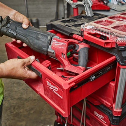 CAJA DE HERRAMIENTAS CON 2 CAJONES PACKOUT 48-22-8442 + SLIM PACKOUT DE REGALO (48-22-8436)